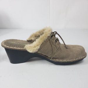 BareTraps Slip On Clogs Tan With Fluff 6